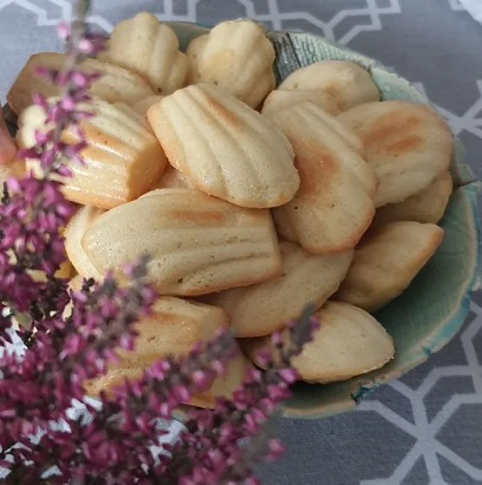 Madeleine Cake