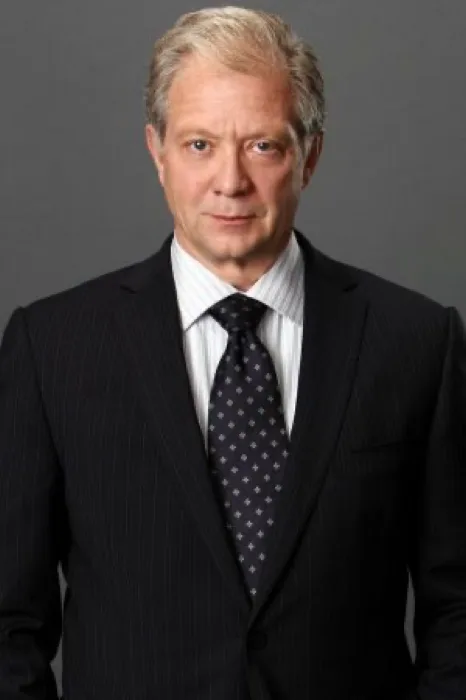 Cyrus Beene